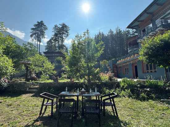 Taktsangri-La Hotel Exterior