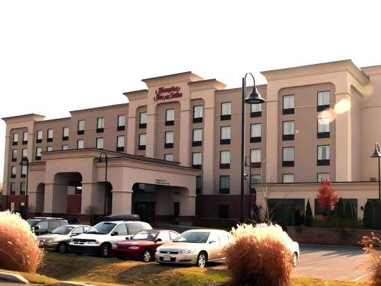 Hampton Inn & Suites by Hilton Laval Hotel Exterior