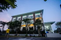 Sunee Boutique Hotel Hotels near Pu Tai Hong Kong Shrine