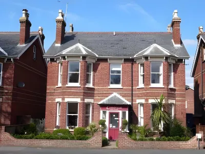 Colebrook Guest House Hotel berhampiran St Michael's Abbey