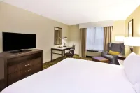 Hilton Garden Inn Cleveland Downtown Hotels near Cleveland Lakefront Station