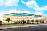 Holiday Inn Muscat Al Seeb Hotels near Jama'a Al-Imam Azzan bin Qays Al-Busaidi