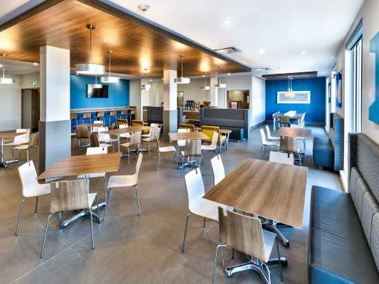 Holiday Inn Express & Suites Trois-Rivieres Ouest Dining/Meeting Rooms