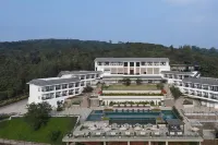 Courtyard Mahabaleshwar Hotels near Tarle Dam