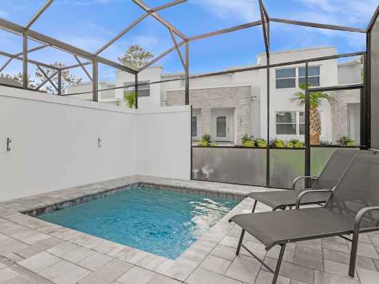 Upstay - Sunny Clermont Getaway With Private Pool Fitness & Recreational Facilities