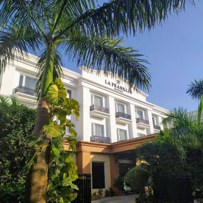 La Franklin Hotel Hotels near Talapadeswari Temple