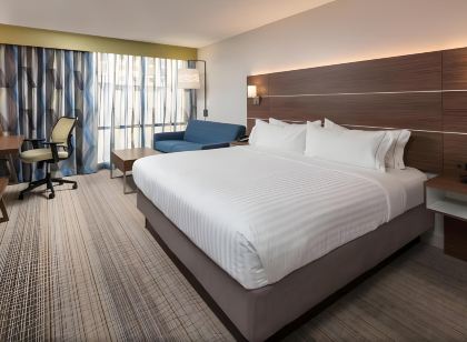 Holiday Inn Express & Suites Springfield