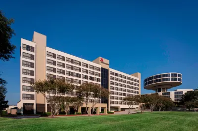 Houston Airport Marriott at George Bush InterContinental Hotel berhampiran Memorial Park Golf Course