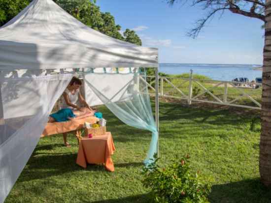 Le Nautile Beachfront Hotel Exterior