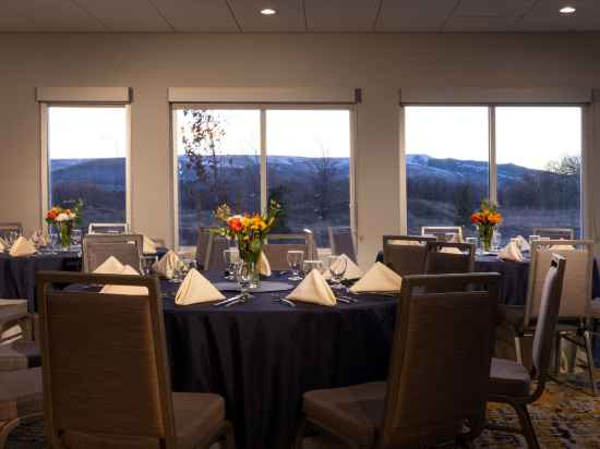 TownePlace Suites Ellensburg Dining/Meeting Rooms