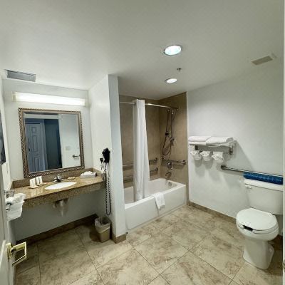 King Room-Accessible-Non-Smoking Country Inn & Suites by Radisson, Port Charlotte, FL Promo Code