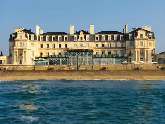 Le Grand Hôtel des Thermes Hotel Exterior