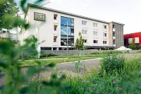 Harry's Home Hotel & Apartments Hotel berhampiran Chemiepark Linz