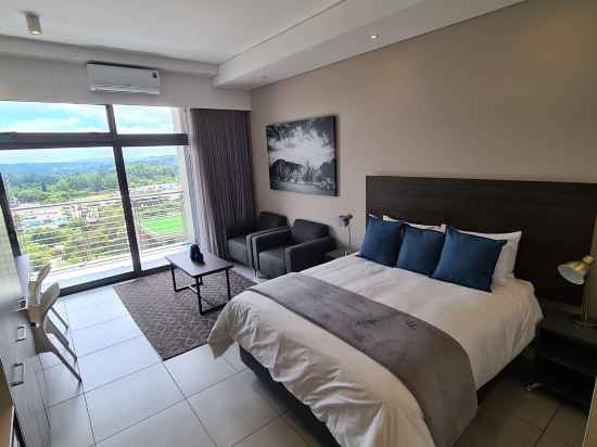 Menlyn Maine Luxury Rentals Rooms