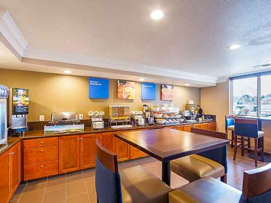 Comfort Inn Arcata Dining/Meeting Rooms