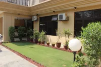 Step Inn Guest House Lahore Hotels in Lahore District