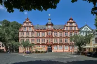 Hilton Mainz Hotels near Kleingartenverein Flora Moguntia e.V.