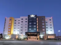 Microtel Inn & Suites by Wyndham Irapuato Hoteles cerca de Los Encinos