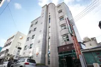 Jeju Orange Hotel Hotels near Chujado Island