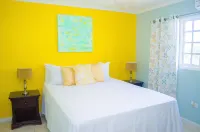 Kingston Guest Apt at Oakland Hotels near Manor Park Plaza