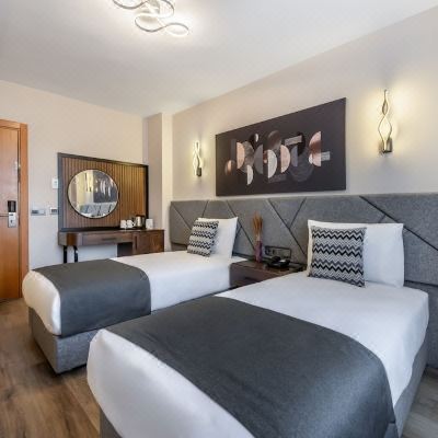 Deluxe Twin Room Bristol Hotel Promo Code