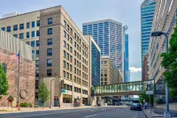 Home2 Suites by Hilton Minneapolis Downtown Hotels in Minneapolis