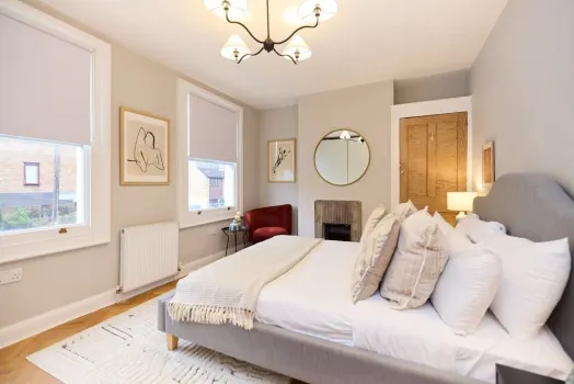 The Nunhead Place - Inviting 2BDR House with Garden Hotels near Peckham Rye