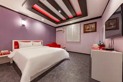 Gyeryong White Hotel Отели в г. Керён