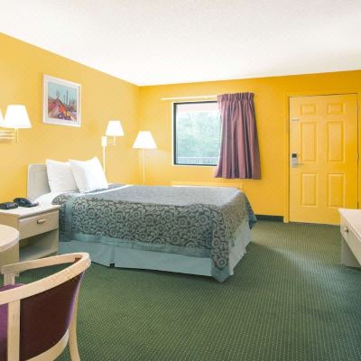 Queen Room - Smoking Days Inn by Wyndham Camilla Promo Code