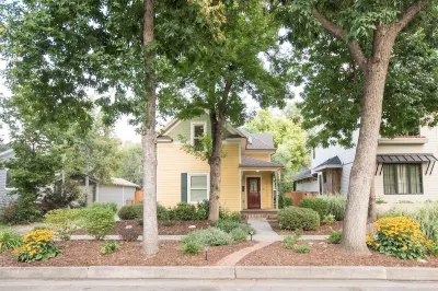 Cozy Victorian Cottage in the Heart of Old Town! Hotels in der Nähe von Behavioral Sciences