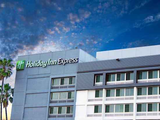 Holiday Inn Express Van Nuys Hotel Exterior