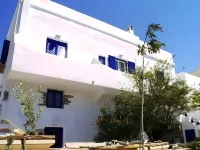 Vincenzo Family Rooms Hotels in Tinos