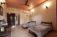 Mvt Guesthouse & Restaurant Hotels near Banke Bihari Temple