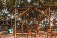 MAD Monkey Hostel Nacpan Beach Отели в г. Эль-Нидо