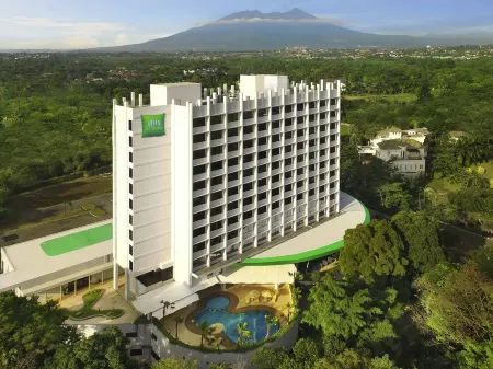 Novotel Bogor Golf Resort & Convention Center