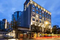 Quality Inn & Suites Downtown Vancouver Hotels near Marine Drive Station