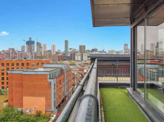 2 Bed Penthouse With Beautiful City Views Others