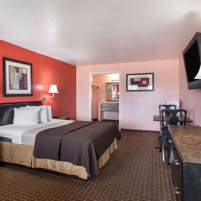 Standard Queen Room-Non-Smoking Econo Lodge Dalhart Hwy 54 - Hwy 287 Promo Code