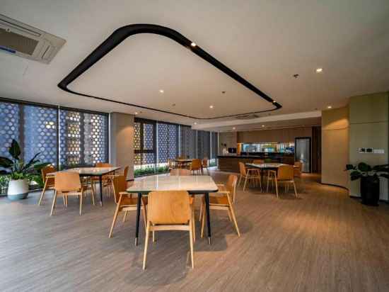 Vinsen the Song Apartment Vung Tau Dining/Meeting Rooms