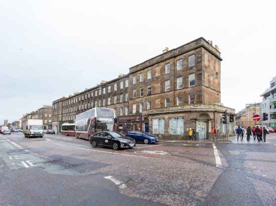 Stunning 2-Bed Apartment in Central Edinburgh Others