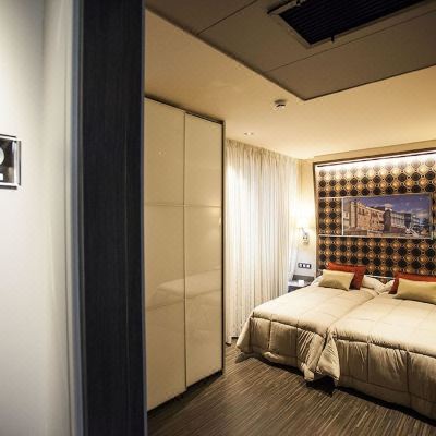 Standard Twin Room Hostal Barcelona Promo Code