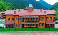 Hirande Uzungöl Hotel a Uzungol