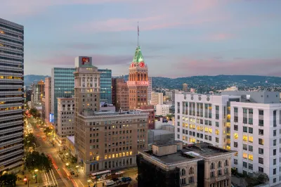 Oakland Marriott City Center Hotels near Jack London Square