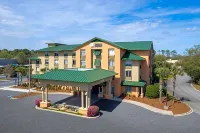 Holiday Inn Express & Suites Bluffton @ Hilton Head Area Hotels near Burkes Beach