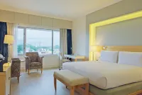 Hilton Colon Guayaquil Hoteles cerca de Plaza TÍA Bastión