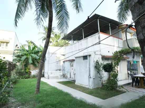 Gurukrupa Bungalows Hotel Exterior