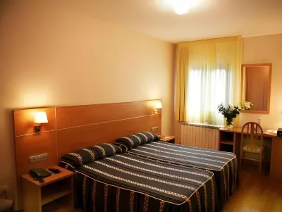 Hotel Las Anclas Hotels near Cabarceno Nature Park