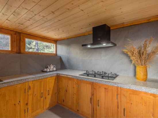 Elivaas 3 BHK Cottage with Garden & Sauna - Silvana Rooms