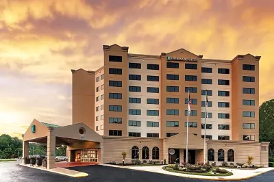 Embassy Suites by Hilton Raleigh Crabtree Hotels near Cedar Hills Baseball Field