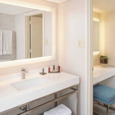 Room, 1 King Bed, Non Smoking (Mobility Accessible, Tub) Miami Airport Marriott Promo Code